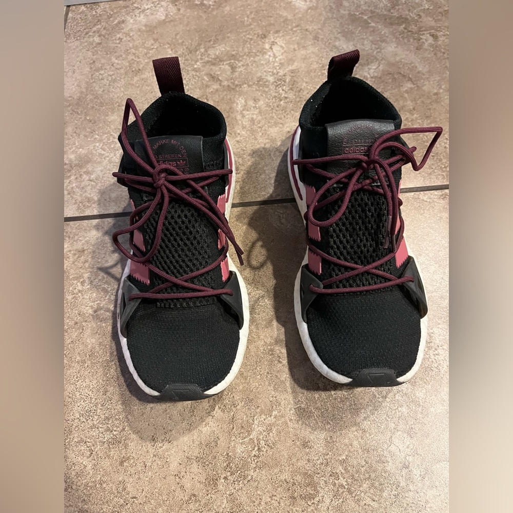Adidas Tennis Shoes